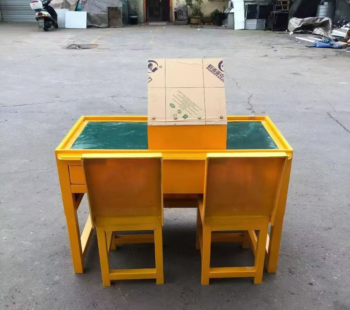 龙湾防静电导通桌井下煤矿火工品发放桌：危险品流转的安全守护者